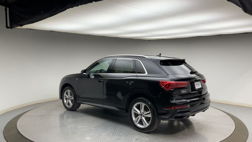 Used 2021 Black Metallic Audi Premium Plus image 4