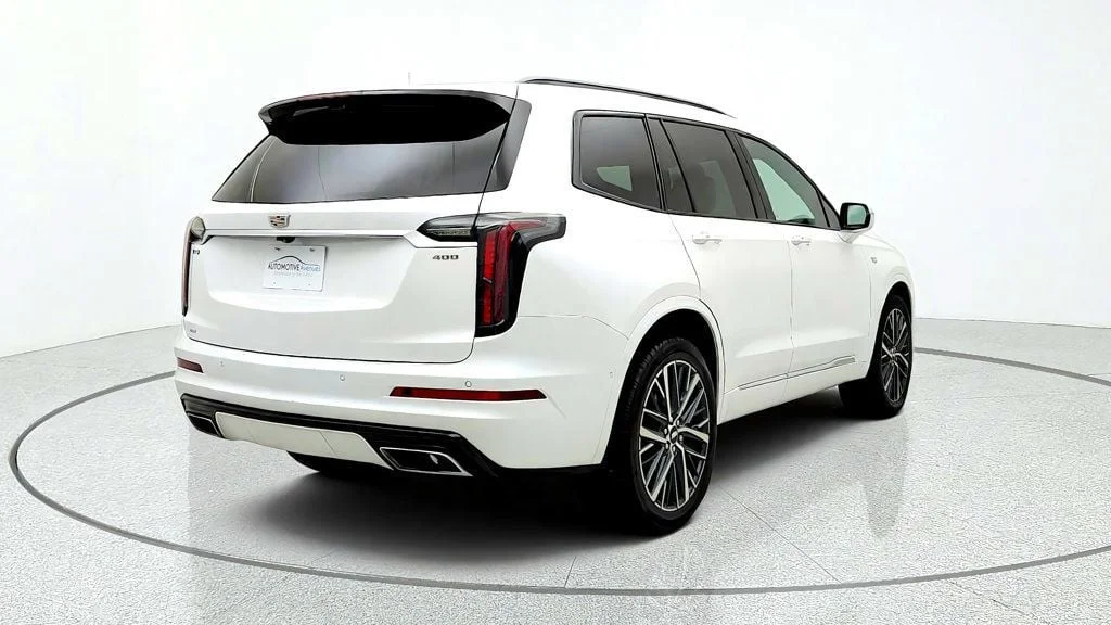 Used 2024 Crystal White Tricoat Cadillac AWD 4dr Sport w/ Super Cruise & Technology Pkg image 5