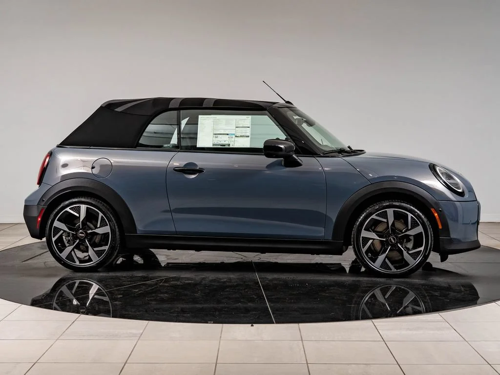 New 2026 Gray Metallic MINI Iconic image 12