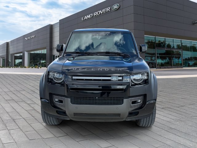 Used 2023 Gray Land Rover Carpathian Edition image 8
