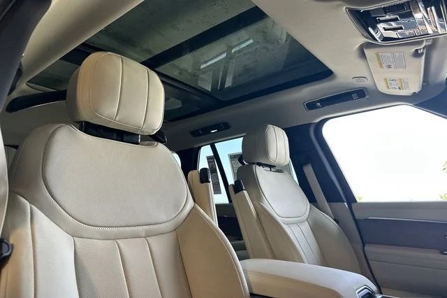 New 2026 Ostuni Pearl White Land Rover SE image 16