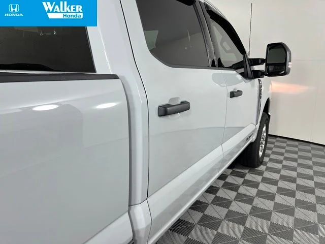 Used 2025 Avalanche Ford XLT image 11