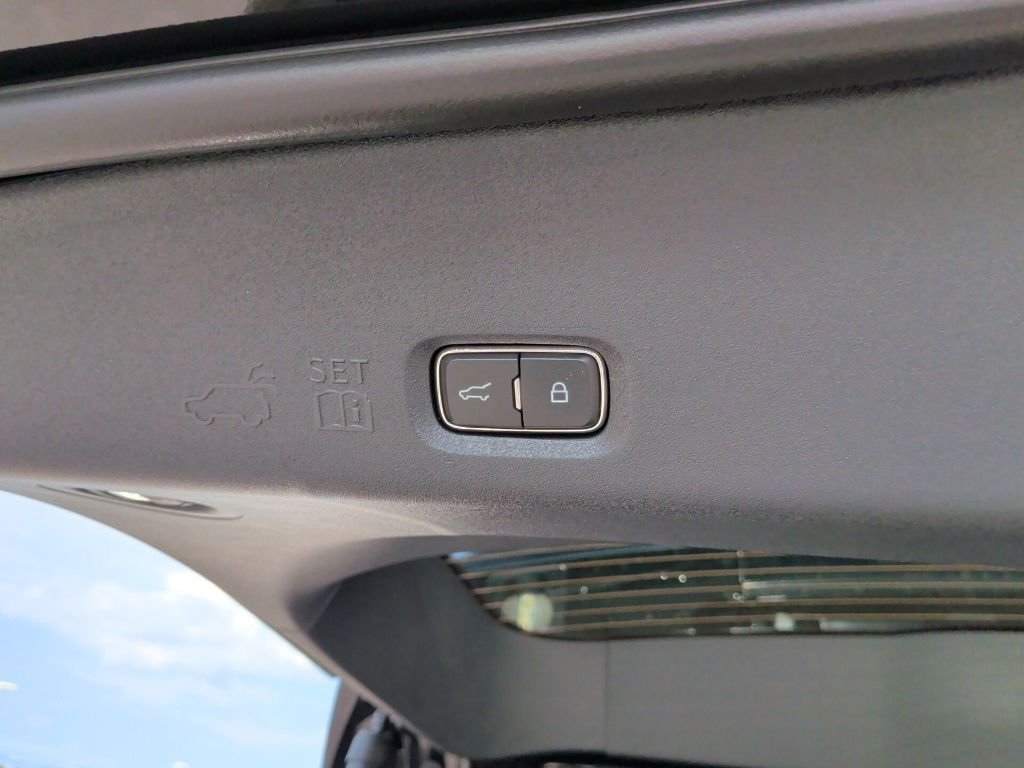 New 2026 Agate Black Metallic Ford MAX Platinum® image 49