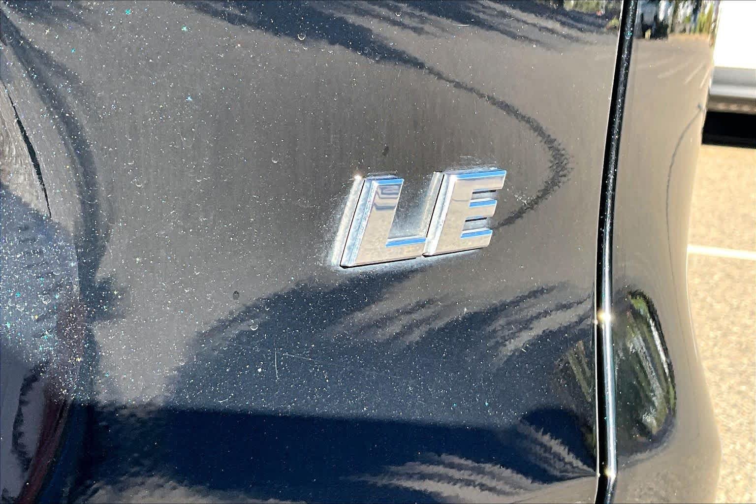Used 2019 Midnight Black Metallic Toyota LE image 9