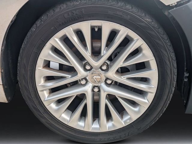 Used 2014  Lexus 350 image 11