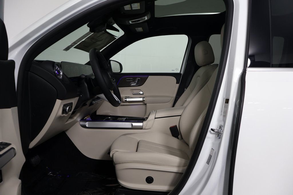 New 2026 Polar White Mercedes-Benz GLB 250 image 5