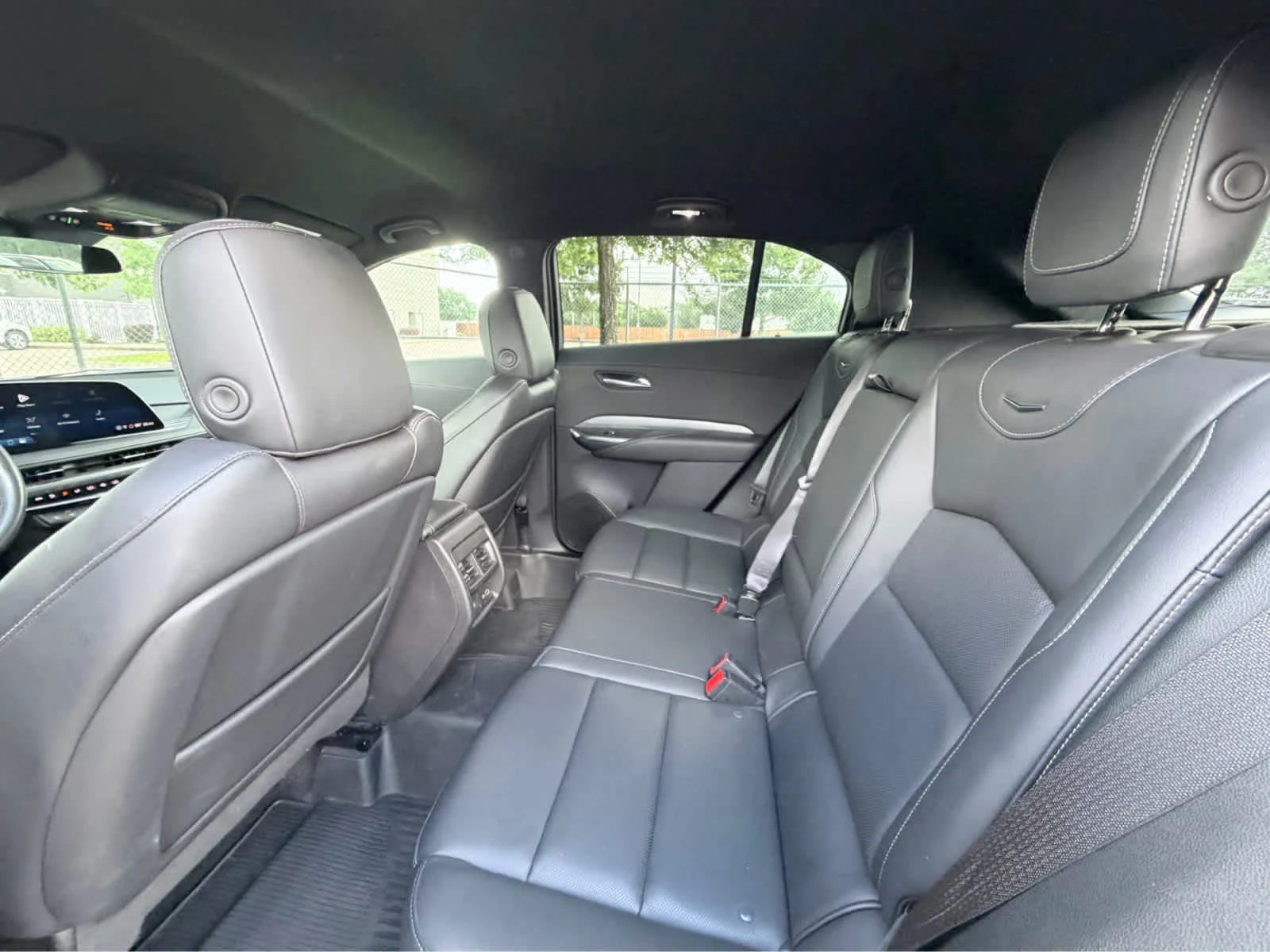 Used 2024 Argent Silver Metallic Cadillac Premium Luxury image 28