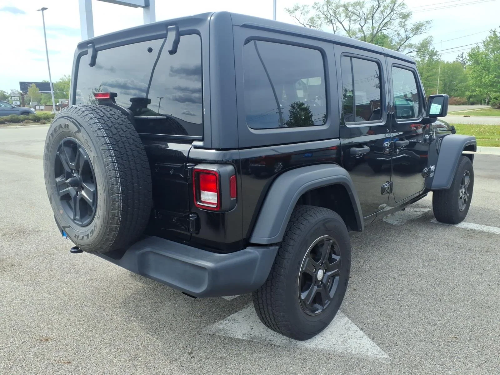 Used 2018 Black Jeep SPORT S 4X4 image 7
