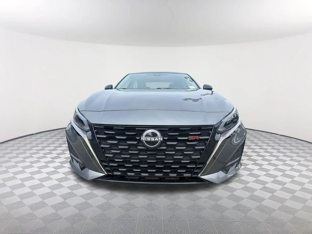 Used 2025 Gray Nissan 2.5 SR image 2