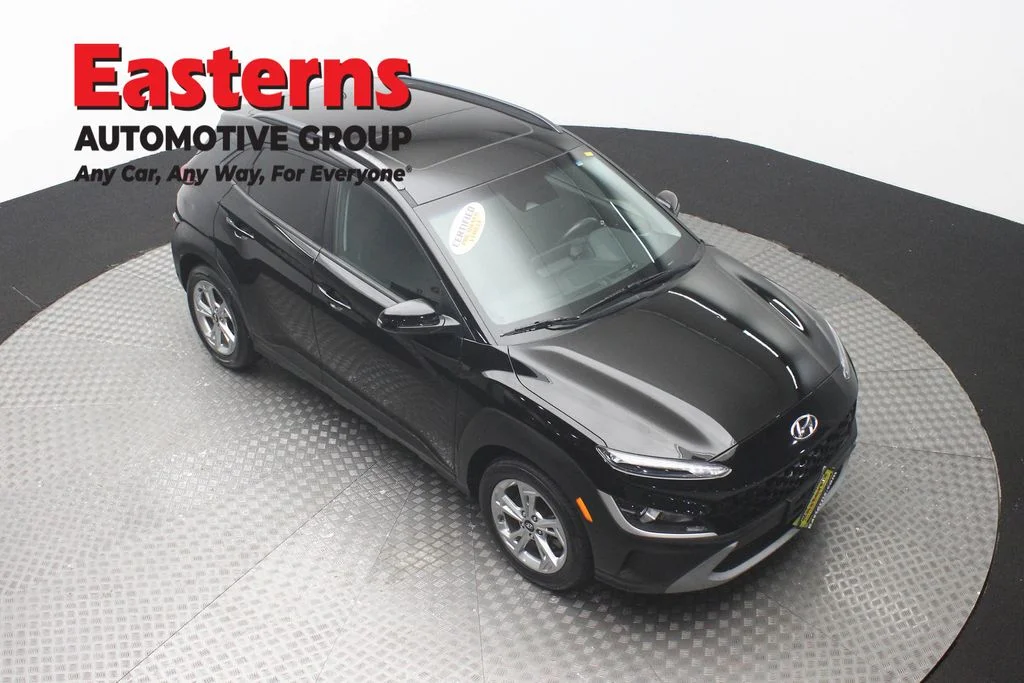 Used 2022 Black Hyundai SEL image 3
