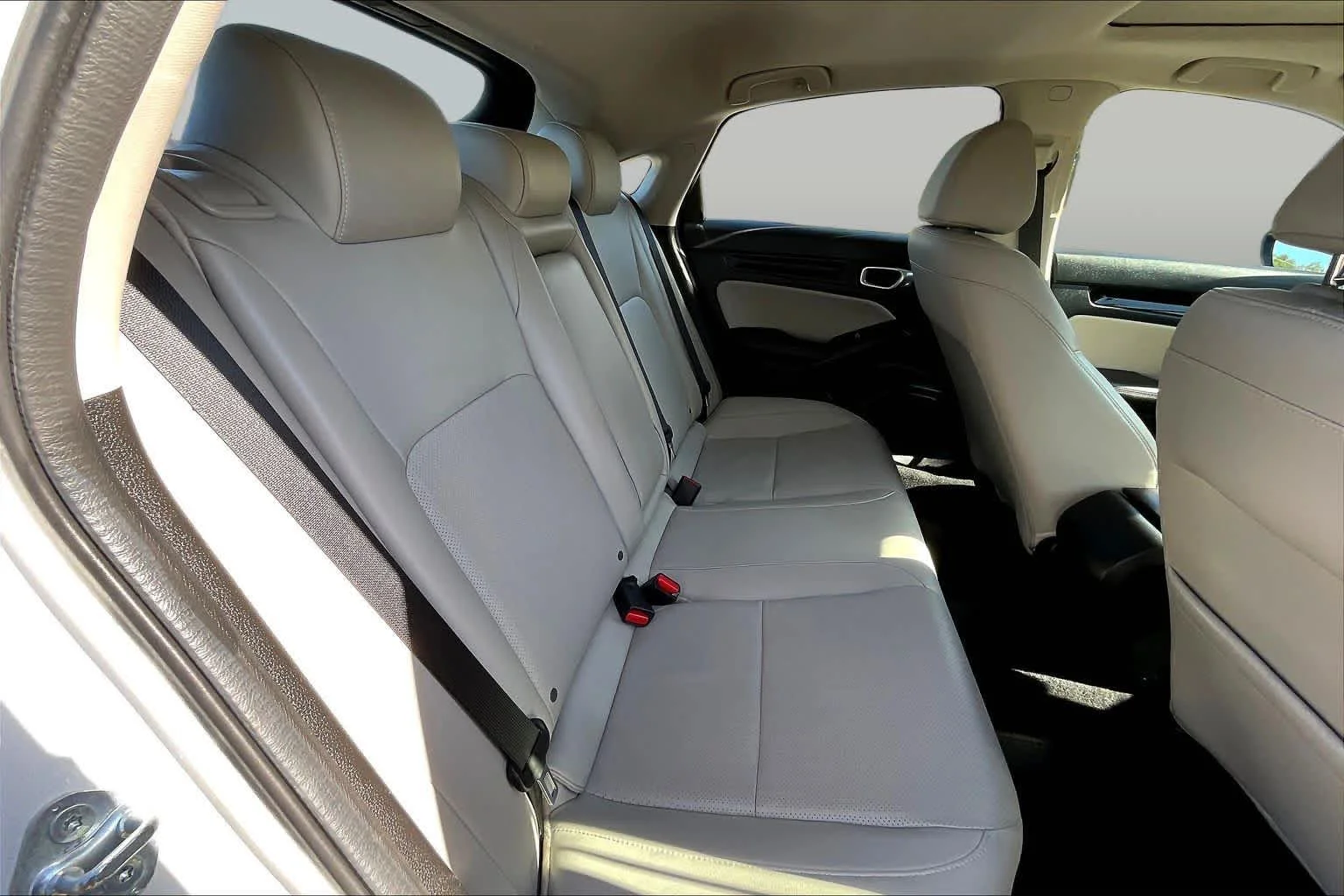 Used 2023 Platinum White Pearl Honda EX-L image 21