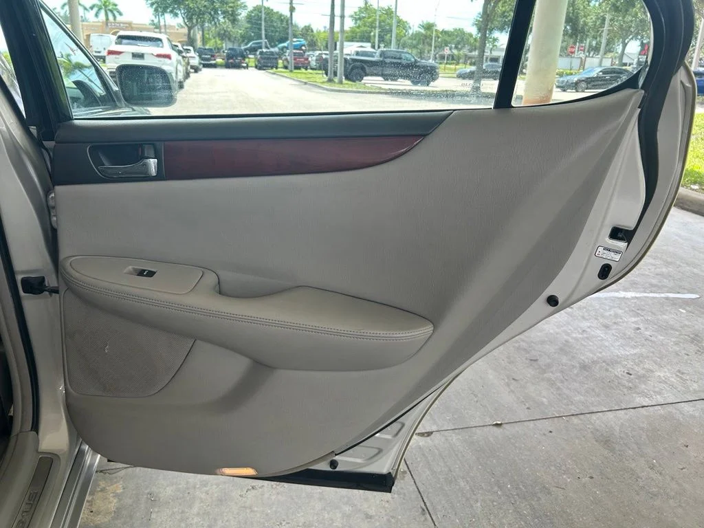 Used 2002  Lexus 300 image 31