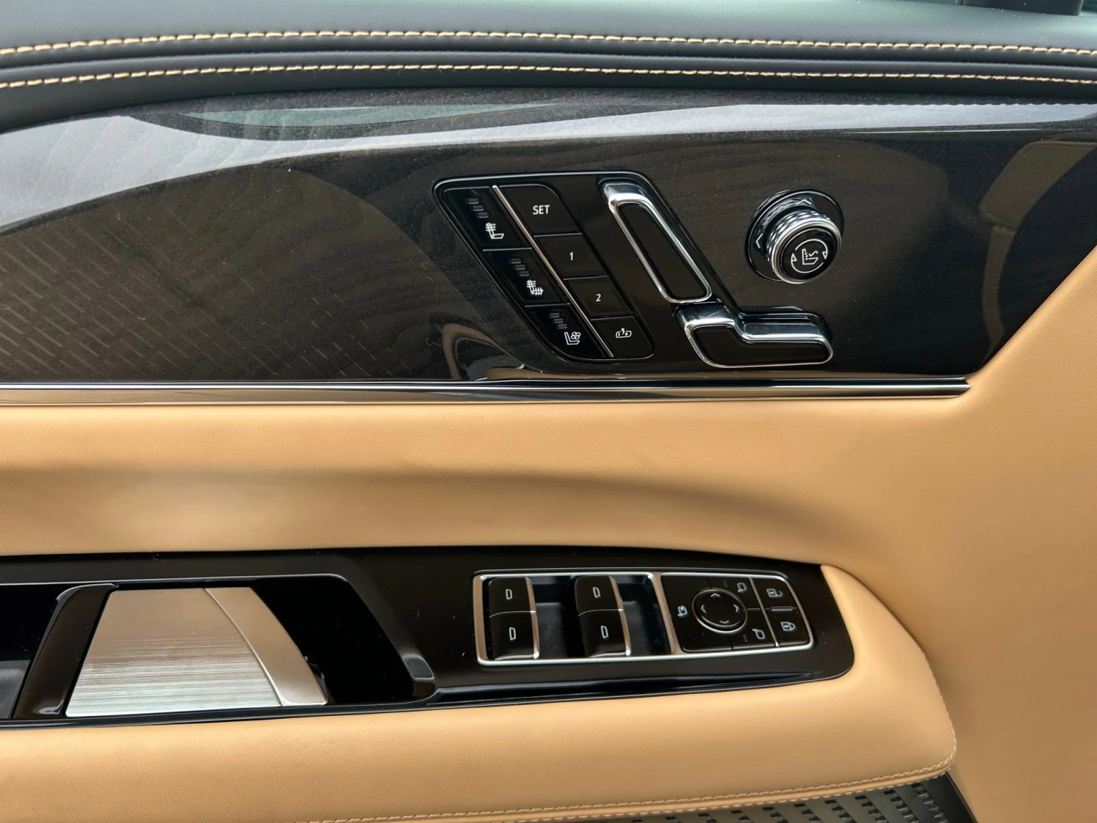 New 2026 Luna Metallic Cadillac Premium Sport AWD image 17