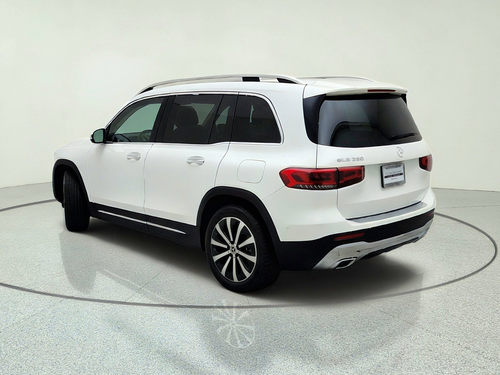 Used 2023 Polar White Mercedes-Benz GLB 250 image 12