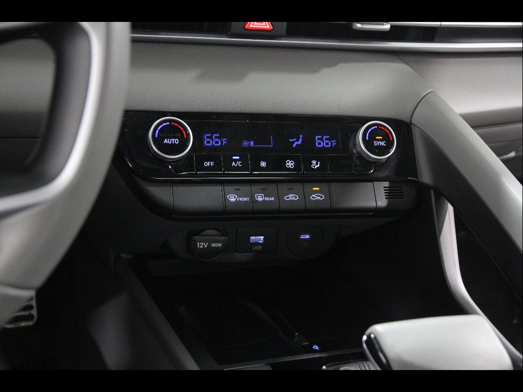 2025 Hyundai Elantra SEL - Photo 13