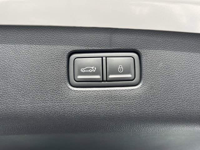 New 2026 White Genesis 2.5T Select image 15