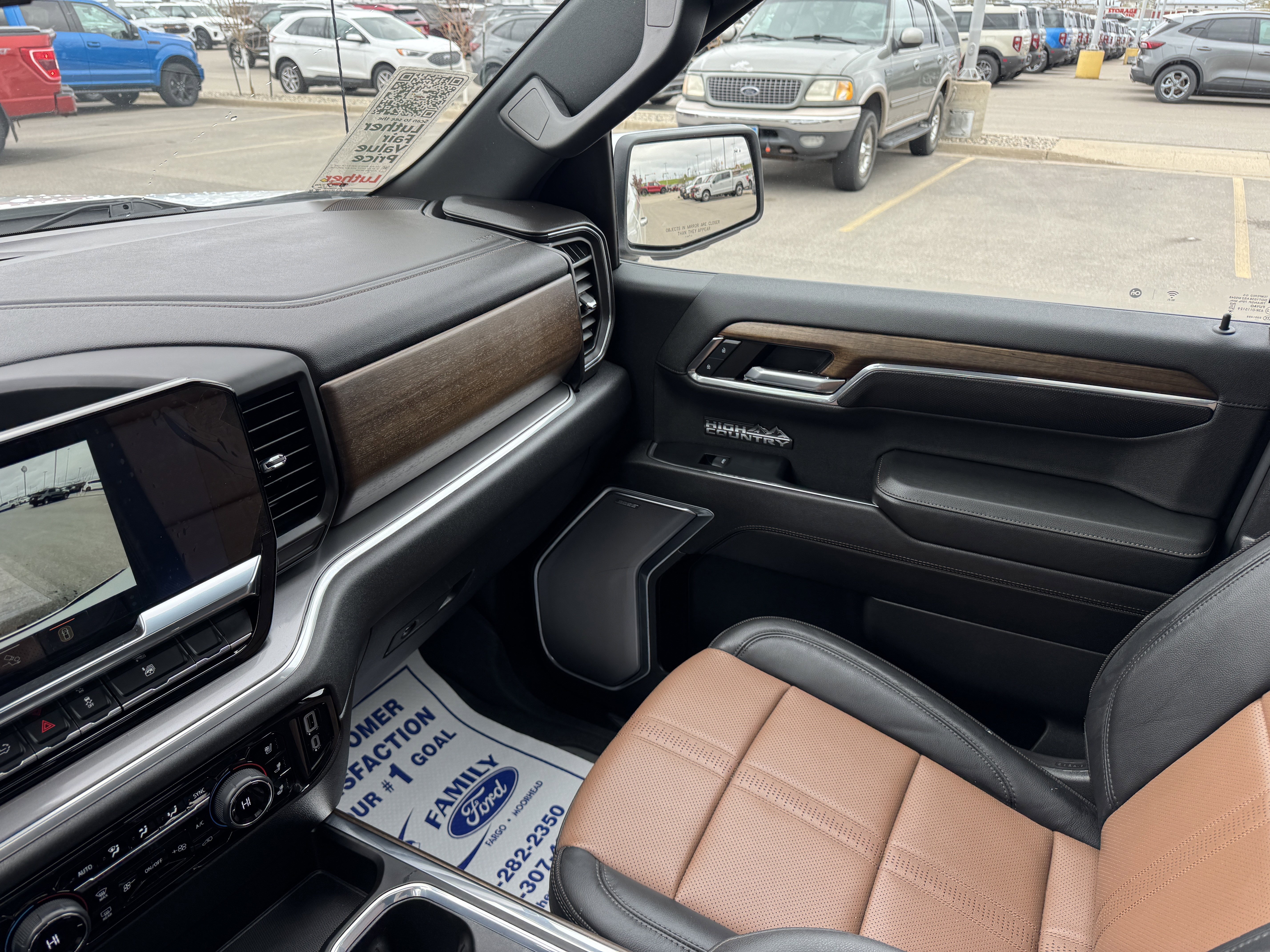 Used 2024 Iridescent Pearl Tricoat Chevrolet High Country image 11
