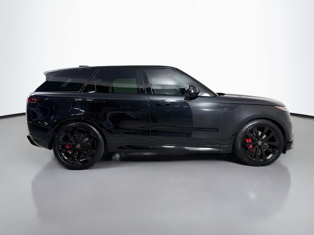 Certified Used 2025 Black Land Rover Dynamic SE image 4
