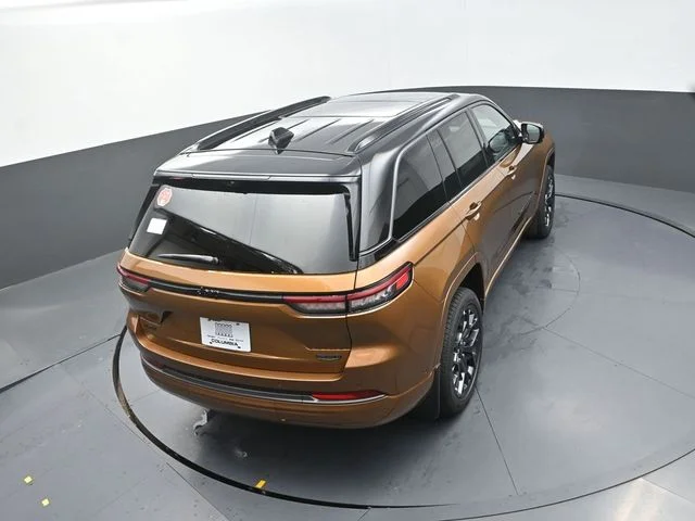 New 2026 Copper Shino Metallic Clear-Coat Exterior Paint Jeep Summit image 17