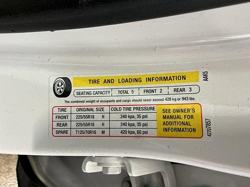 Used 2021 Summit White Buick AWD Preferred image 18