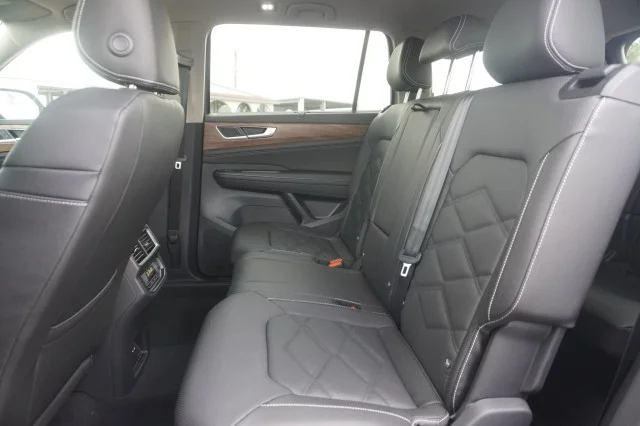 New 2026 Pure Gray Volkswagen 2.0T SE w/Technology image 22