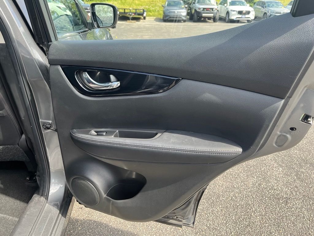 Used 2019 Gray Nissan SV image 25