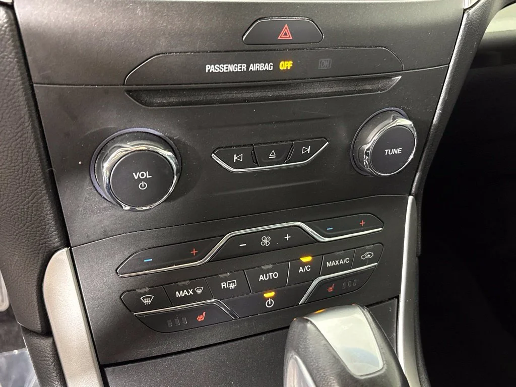 Used 2017 Red Ford SEL image 38