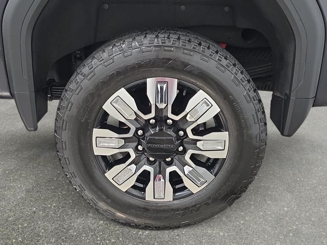 Used 2024 Silver GMC Denali image 31