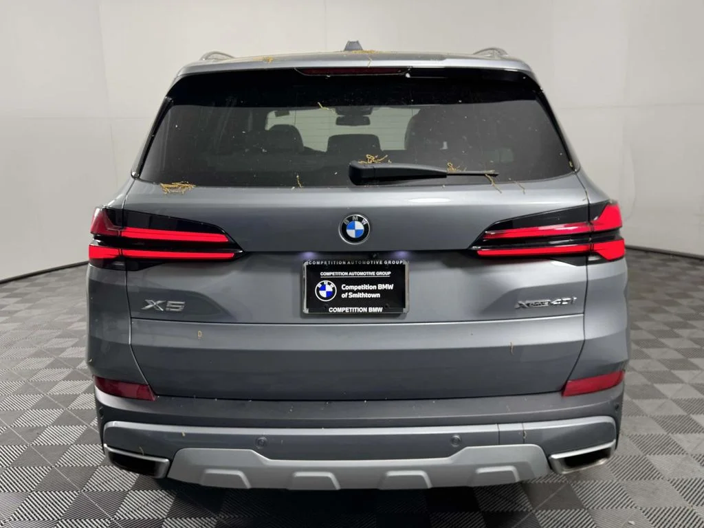 Certified Used 2024 Gray BMW xDrive40i image 9