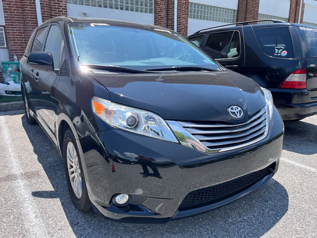 Used 2017 Midnight Black Metallic Toyota XLE image 1