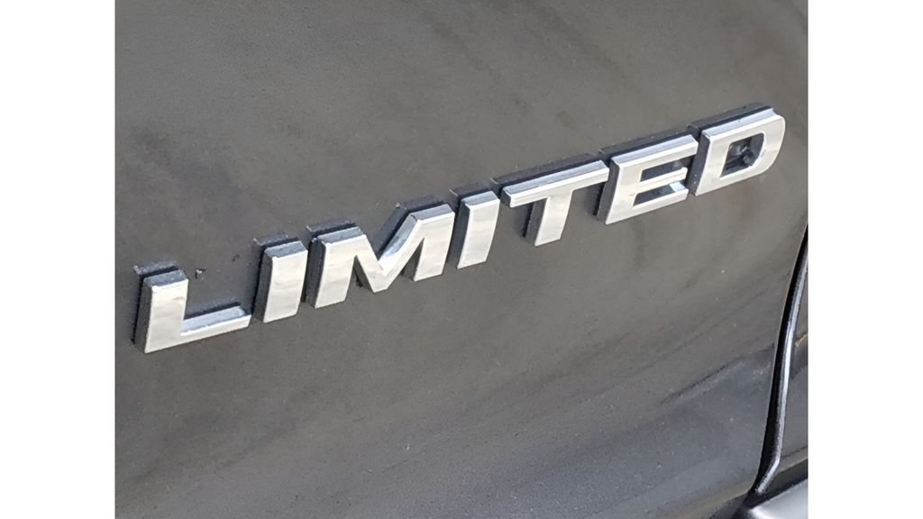 Used 2021 Gray Jeep Limited image 34