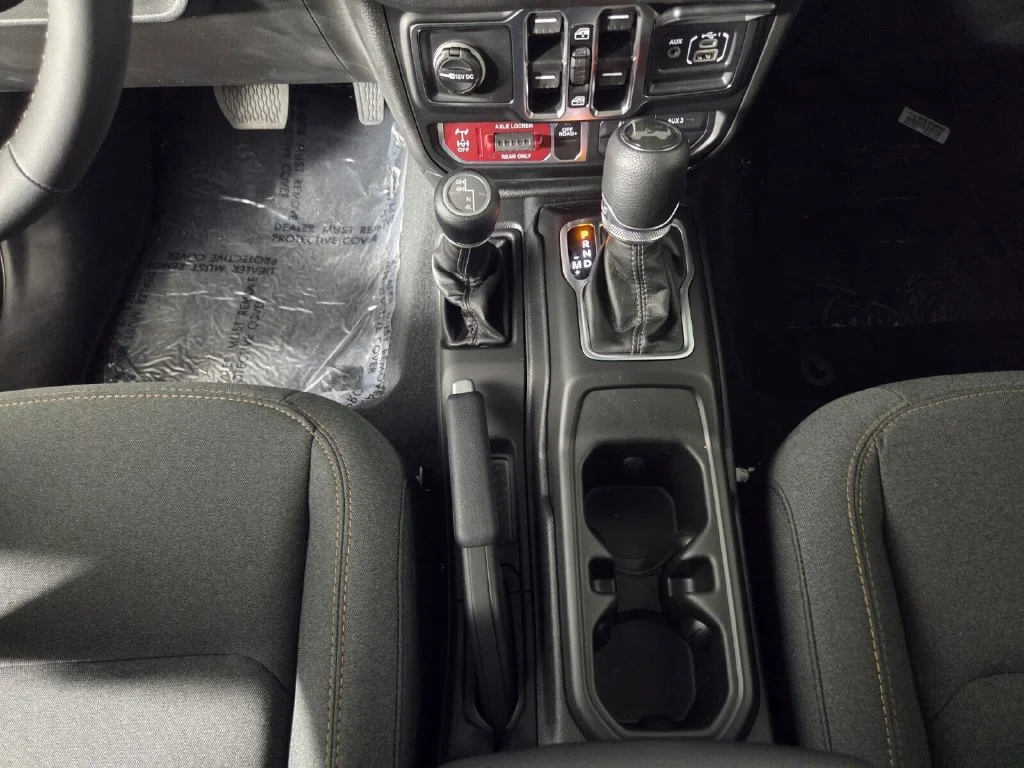 2026 Jeep Wrangler 4-Door Willys - Photo 13