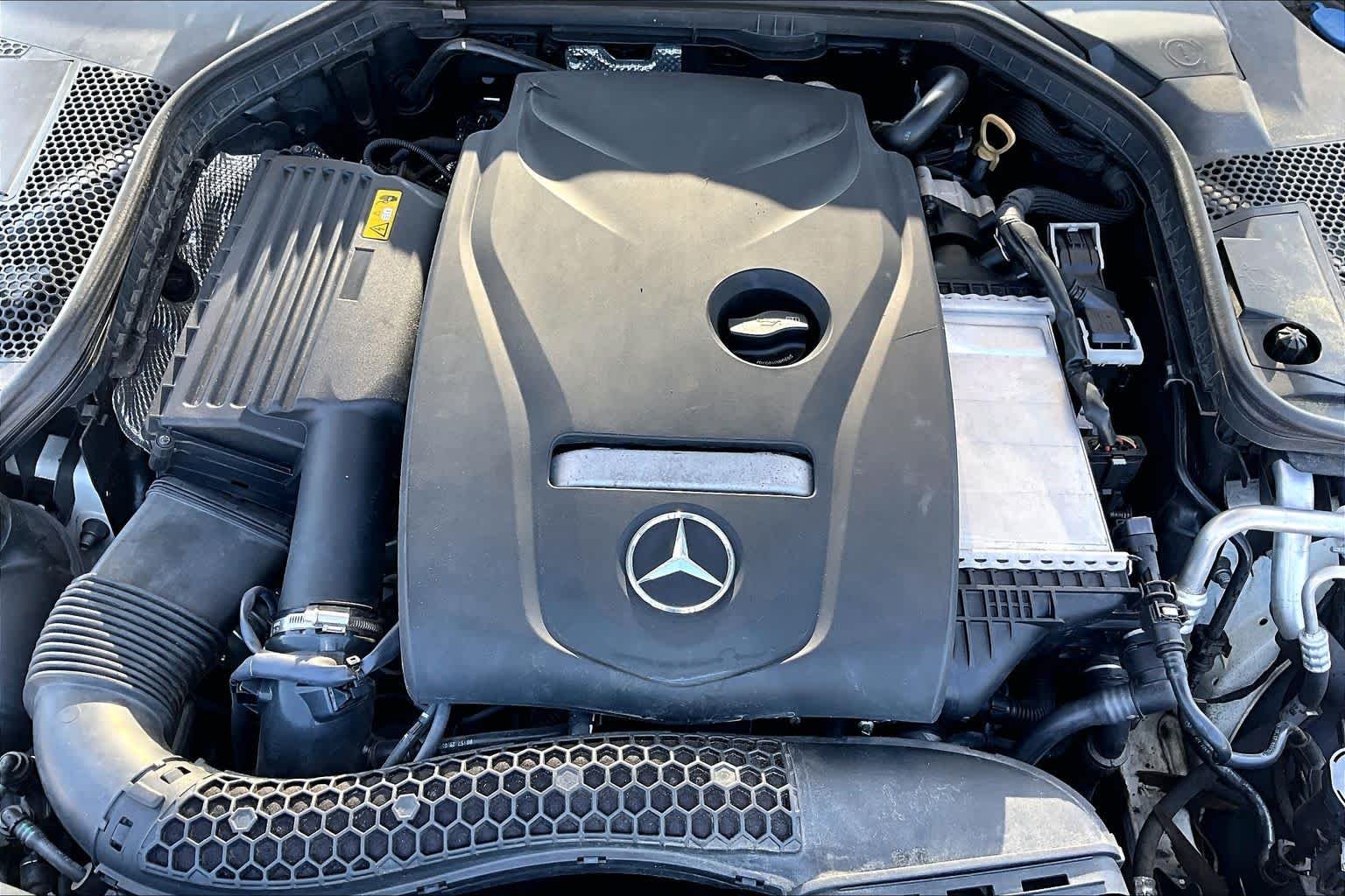 Used 2018 Polar White Mercedes-Benz C 300 image 33