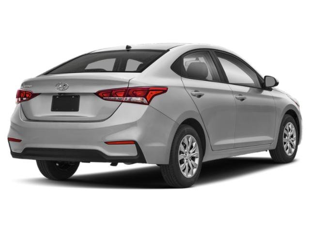 Used 2018 Silver Hyundai SE image 2