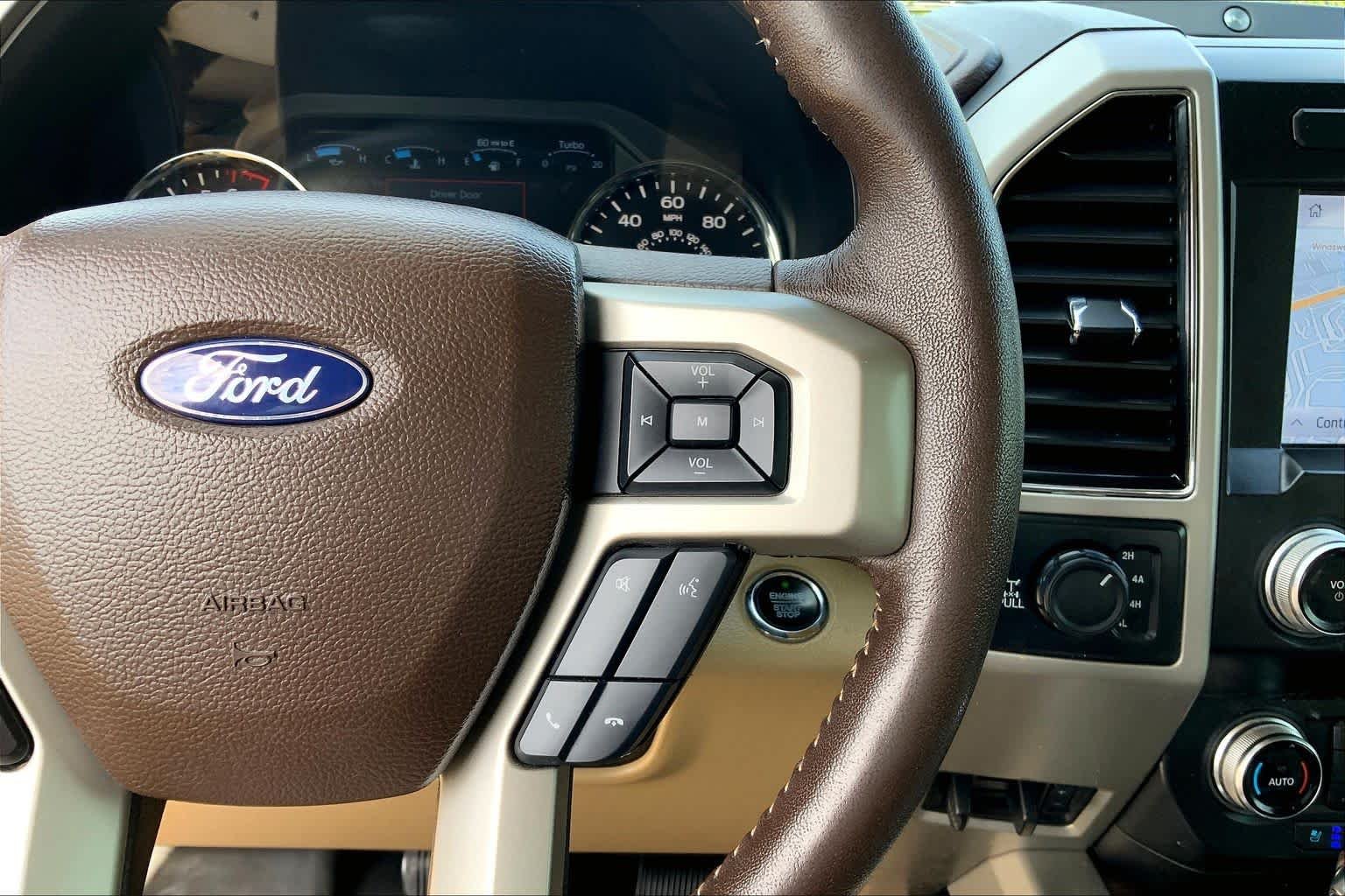 Used 2019 White Platinum Metallic Tri-Coat Ford LARIAT image 25
