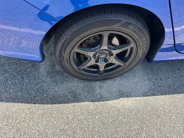 Used 2017 Blue Honda LX image 23