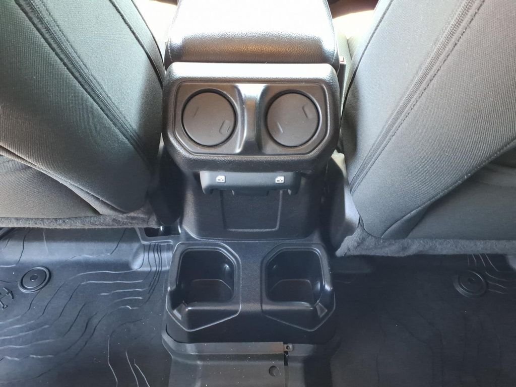 Used 2021 Crystal Metallic Jeep Sport image 5