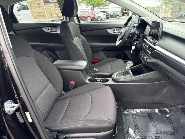 Used 2023 Black Kia LXS image 15