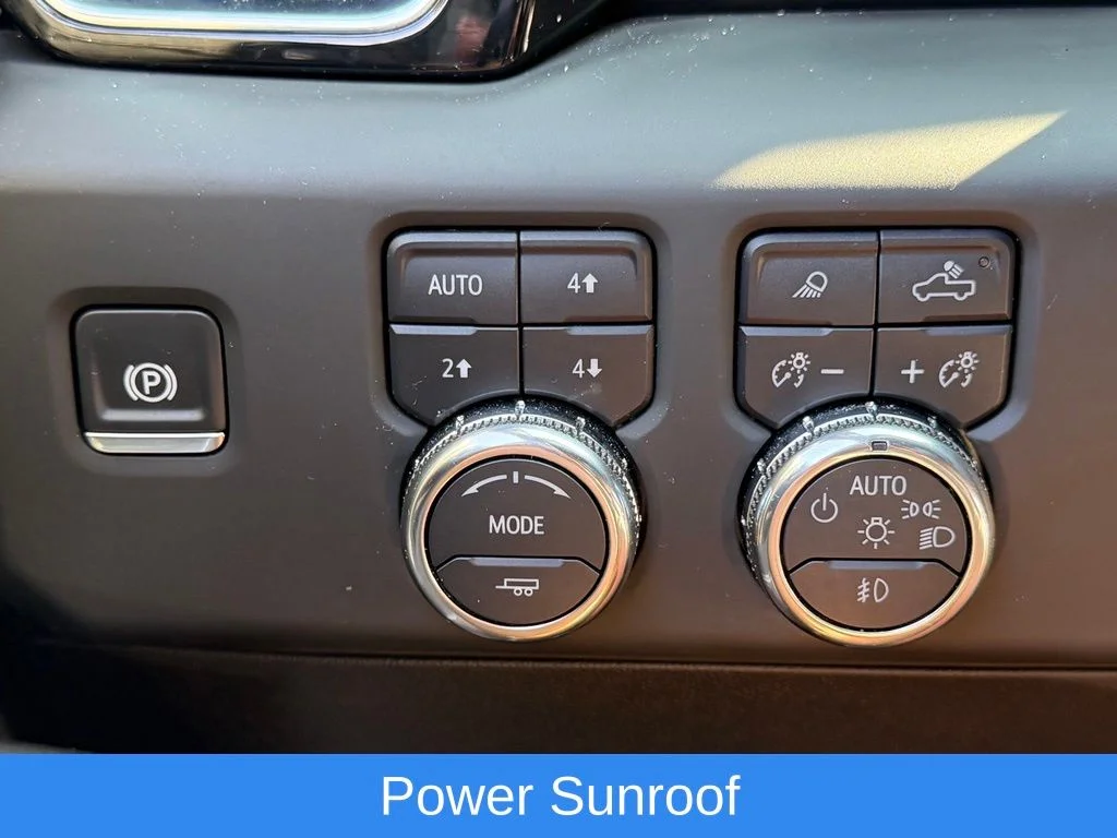 Used 2025 Silver GMC Denali image 33