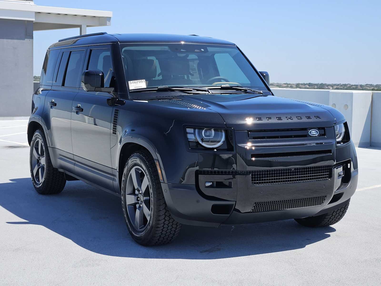 New 2026 Santorini Black LAND ROVER S image 3