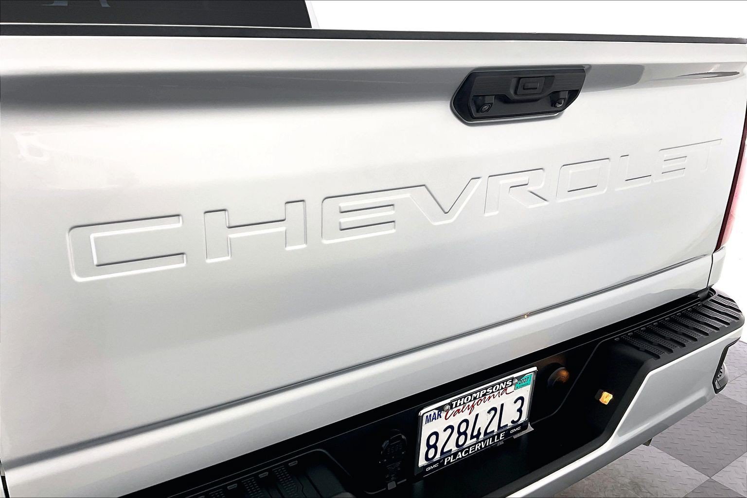 Used 2022 SILVER ICE METALLIC Chevrolet Custom image 31
