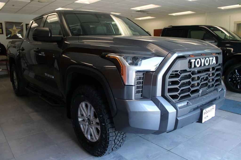 Used 2025 Magnetic Gray Metallic Toyota SR5 image 3