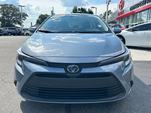 Used 2025  Toyota LE image 8