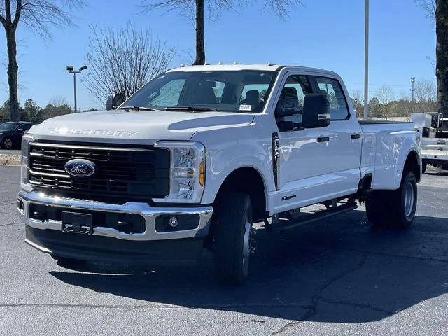 New 2026 Oxford White Ford F-350® XL image 5