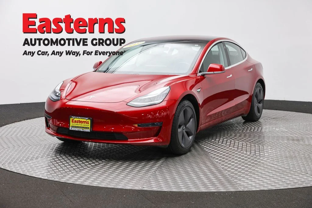 Used 2018 Red Tesla Long Range image 1