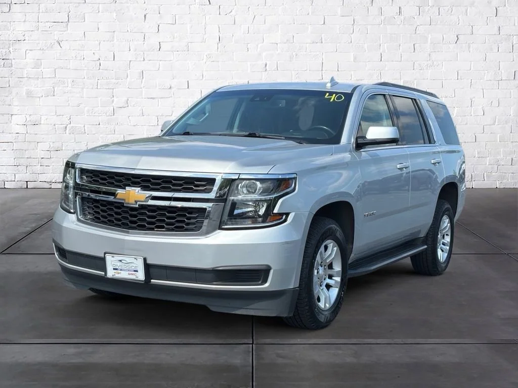 Used 2018 SILVER ICE METALLIC Chevrolet LT image 2