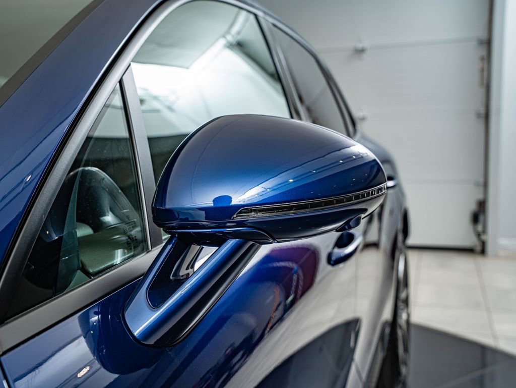 New 2026 Gentian Blue Metallic Porsche  image 12