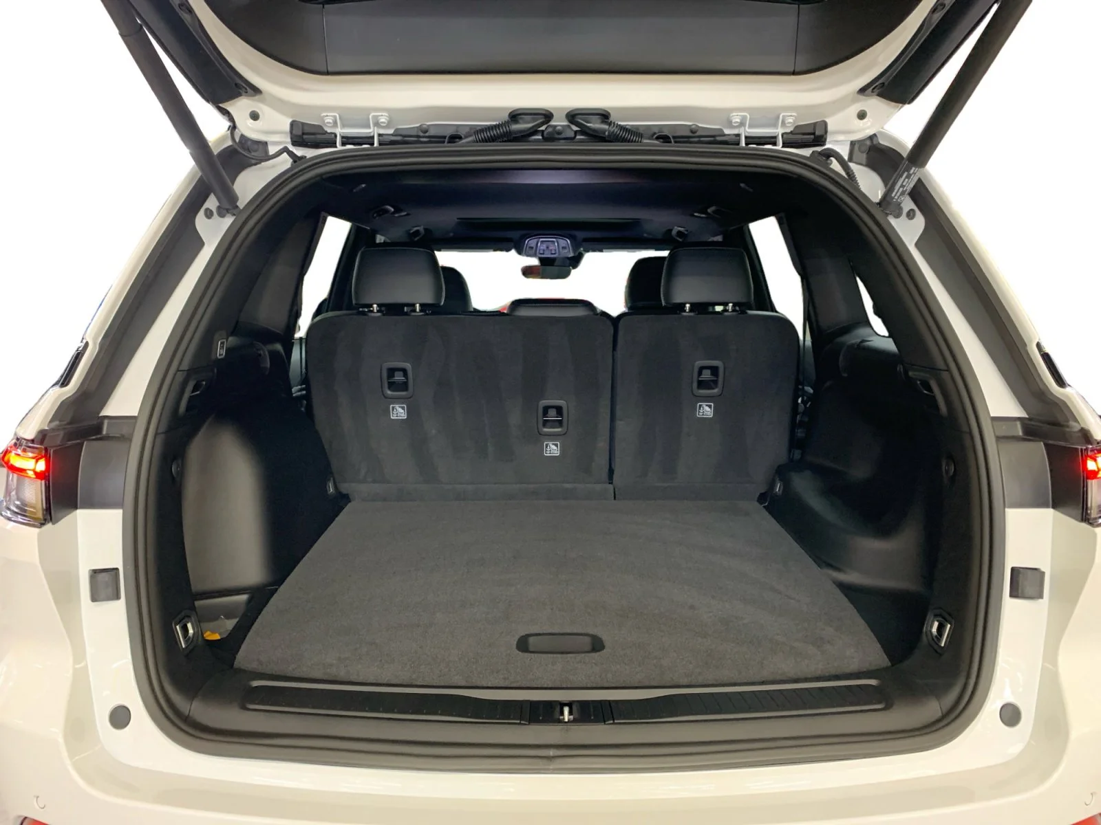 New 2026 Bright White Jeep Altitude image 19