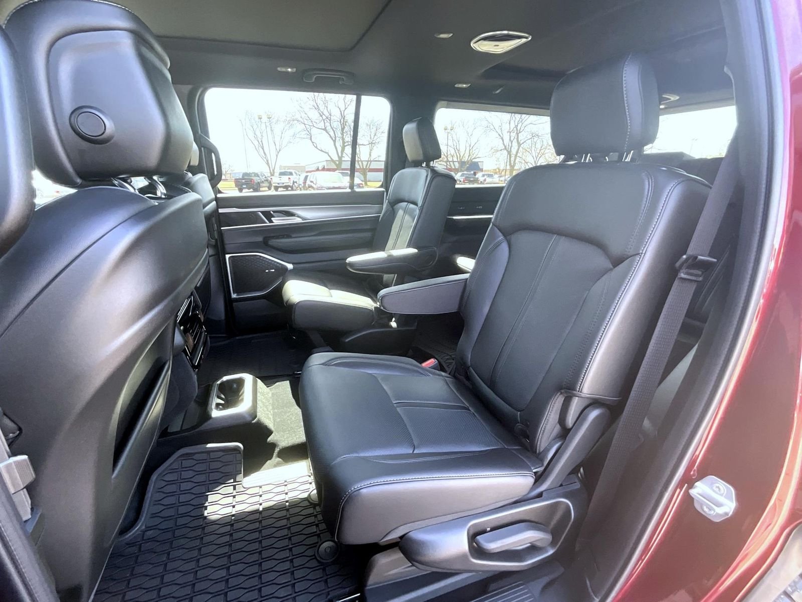 New 2026 Velvet Red Pearl-Coat Exterior Paint Jeep Upland image 11