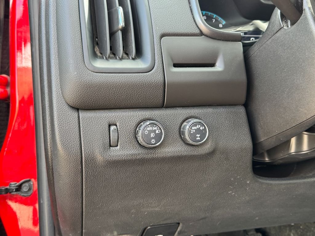 2018 Chevrolet Colorado LT - Photo 13